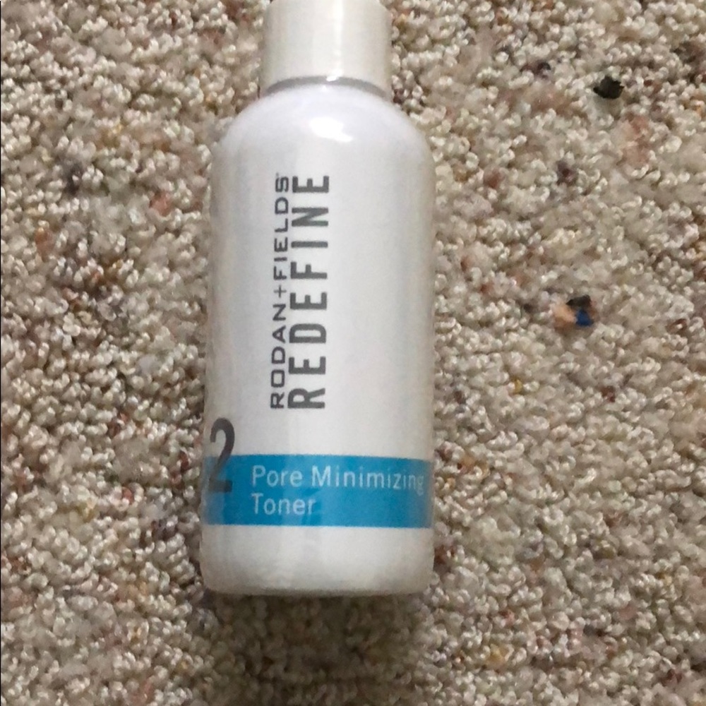 Rodan Fields Redefine pore minimizing toner
